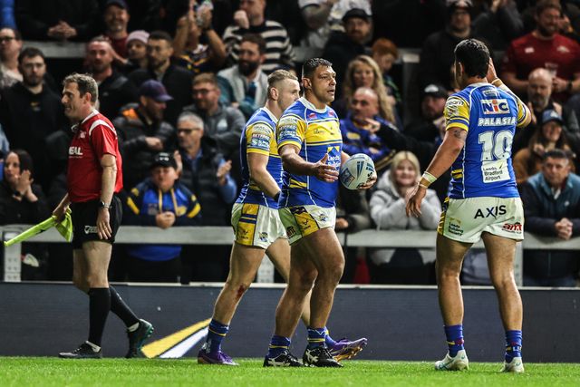 Ryan Hall of Leeds Rhinos celebrates his try during the Betfred Super League round 26 match Leeds Rhinos vs Catalans Dragons at Headingley Stadium, Leeds, United Kingdom, 11th September 2025

(Photo by Alfie Cosgrove/News Images)