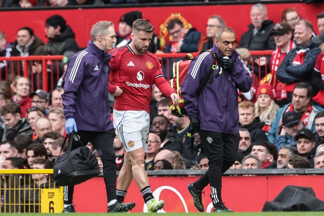 An injured Luke Shaw of Manchester United limps off during the Premier League match Manchester United vs Crystal Palace at Old Trafford, Manchester, United Kingdom on 01 March 2026

(Photo by Mark Cosgrove/News Images)