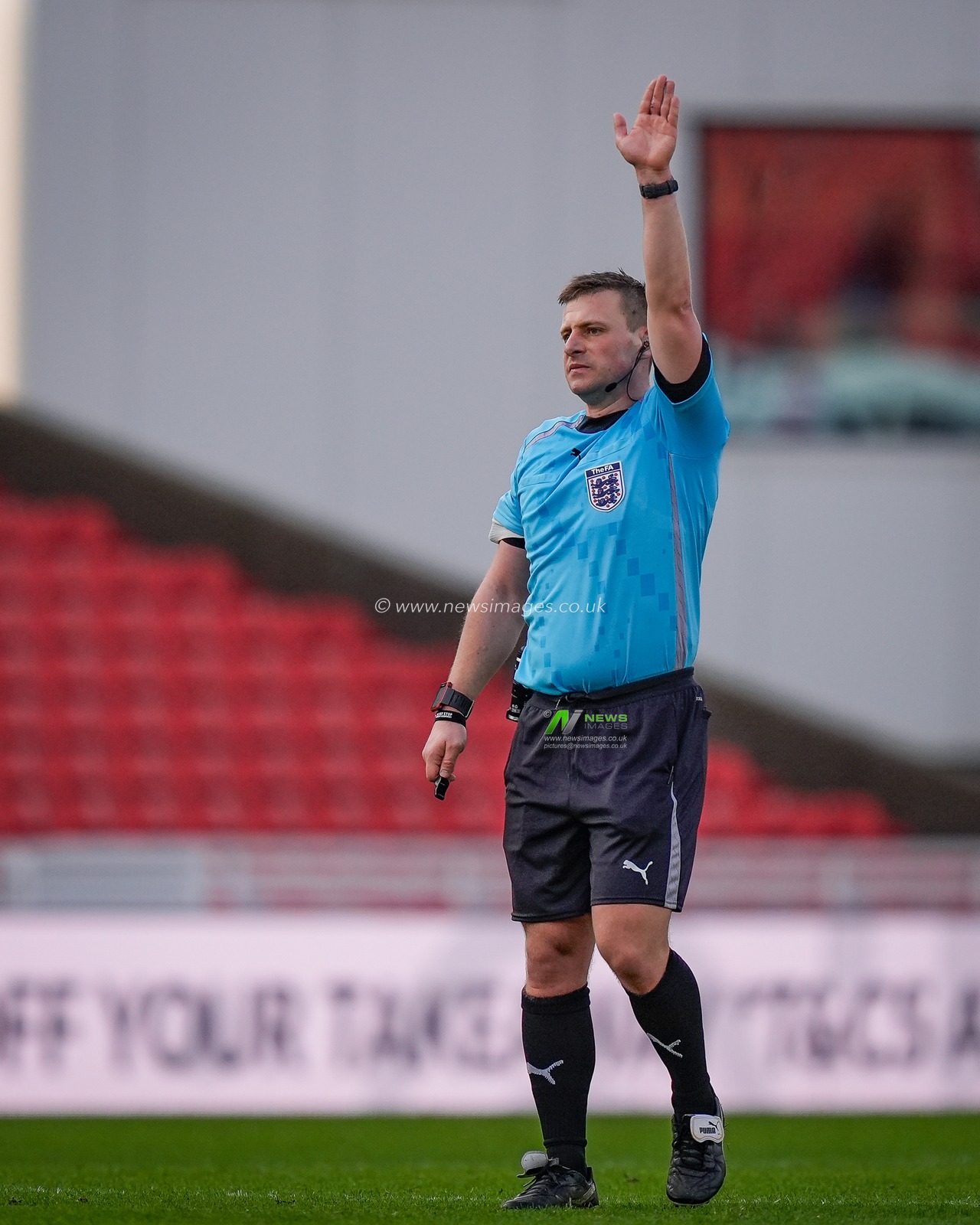 Referee Josh Smith during the Emirates FA Cup 4th Round  match Stoke City vs Fulham at Bet365 Stadium, Stoke On Trent, United Kingdom on 15 February 2026

(Photo by Maynard Manyowa/News Images)