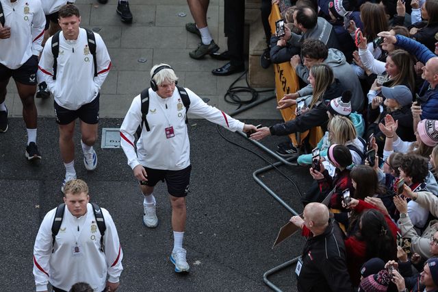 Henry Pollock of England high fives a fan during the Quilter Nations Series 2025 match England vs Fiji at Allianz Stadium, Twickenham, United Kingdom, 8th November 2025

(Photo by Mark Cosgrove/News Images)

*** GER AUT SUI OUT ***