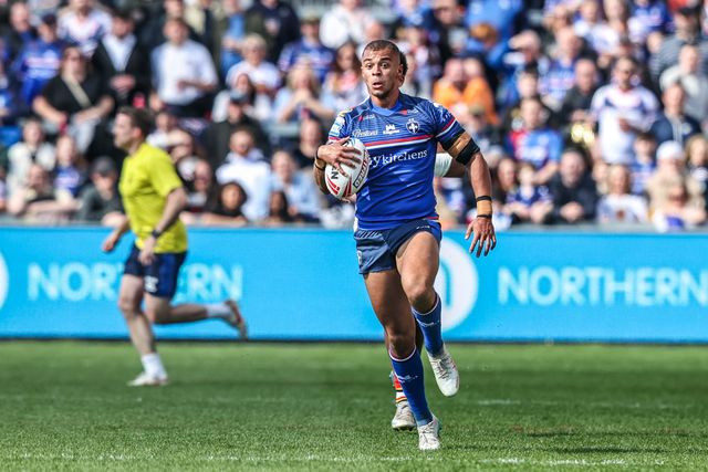 Corey Hall of Wakefield Trinity breaks with the ball during the Betfred Super League round 8 match Wakefield Trinity vs Bradford Bulls at DIY Kitchens Stadium, Wakefield, United Kingdom on 18 April 2026

(Photo by Alfie Cosgrove/News Images)