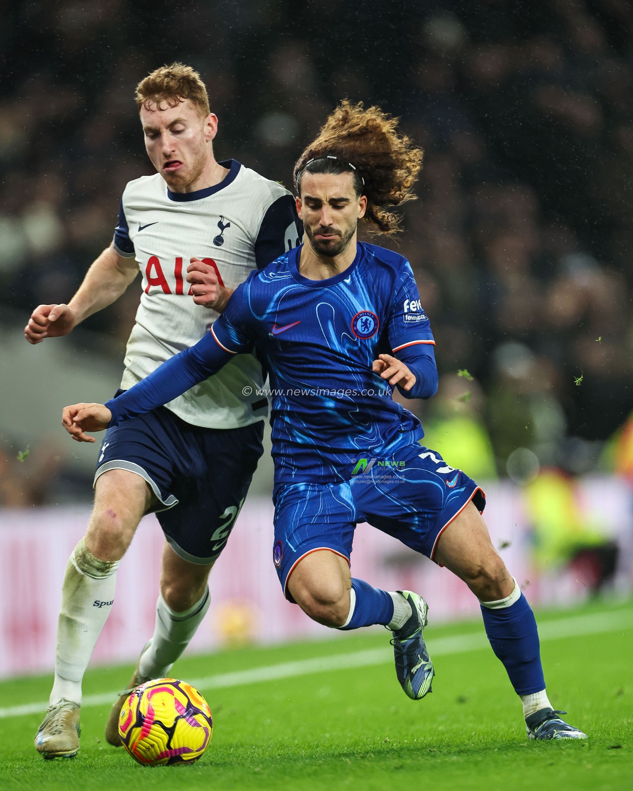 Marc Cucurella of Chelsea and Dejan Kulusevski of Tottenham Hotspur battle for the ball during the Premier League match Tottenham Hotspur vs Chelsea at Tottenham Hotspur Stadium, London, United Kingdom, 8th December 2024

(Photo by Mark Cosgrove/News Images)