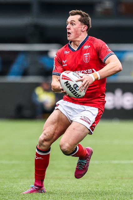 Jack Broadbent of Hull KR breaks with the ball during the Betfred Super League round 13 match Wakefield Trinity vs Hull KR at DIY Kitchens Stadium, Wakefield, United Kingdom on 06 June 2026

(Photo by Alfie Cosgrove/News Images)