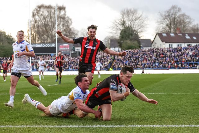 Josh Thewlis of Warrington Wolves goes over for a try during the Betfred Super League round 6 match Leeds Rhinos vs Warrington Wolves at AMT Headingley Stadium, Leeds, United Kingdom on 29 March 2026

(Photo by Mark Cosgrove/News Images)