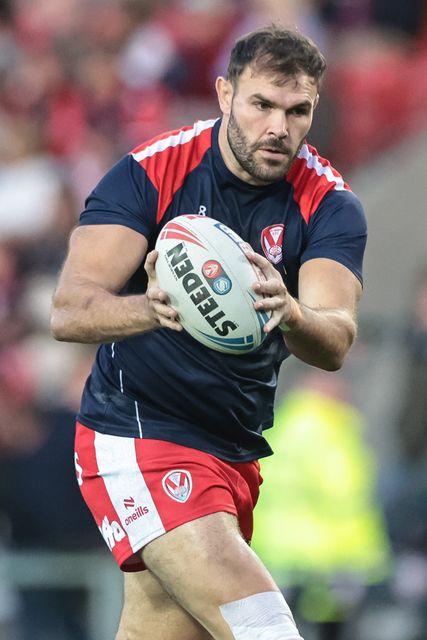 Alex Walmsley of St Helens in the pre-game warm up during the Betfred Super League Round 25 match St Helens vs Wigan Warriors at Totally Wicked Stadium, St Helens, United Kingdom, 5th September 2025

(Photo by Mark Cosgrove/News Images)