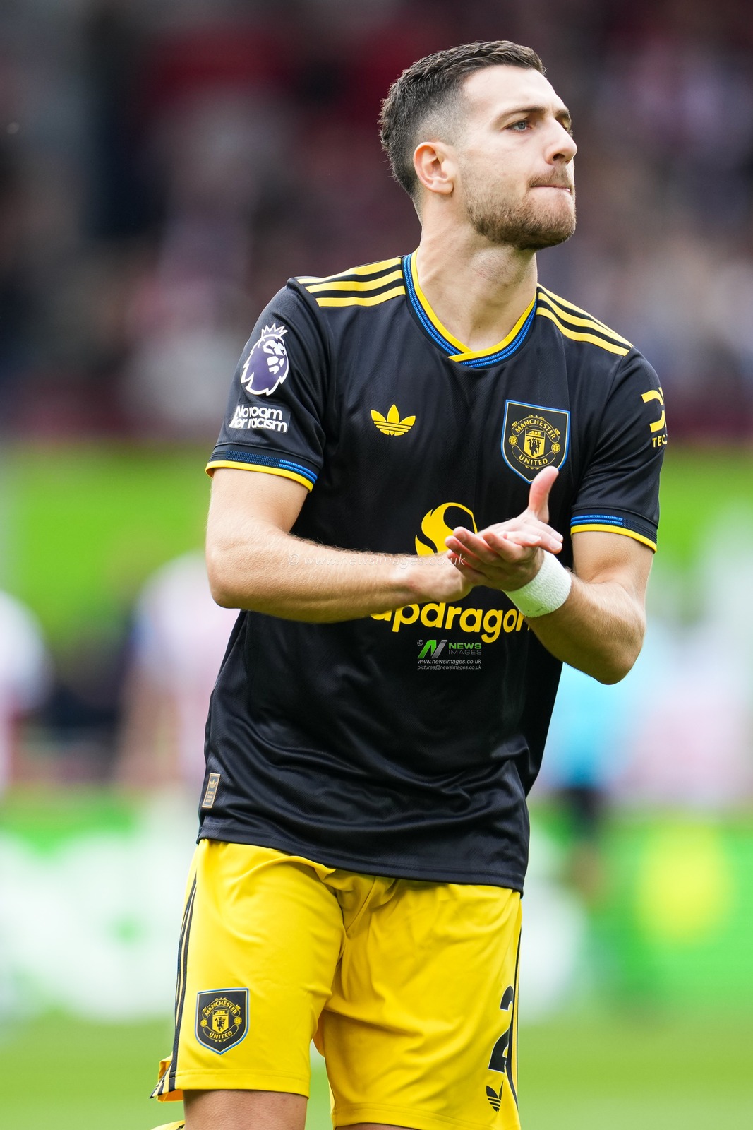 Diogo Dalot of Manchester United during the Premier League match Brentford vs Manchester United at The Gtech Community Stadium, London, United Kingdom, 27th September 2025

(Photo by Harvey Murphy/News Images)