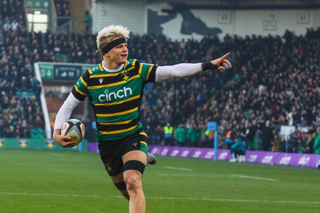 Henry Pollock of Northampton Saints scores the opening try during the Gallagher Premiership match Northampton Saints vs Sale Sharks at Cinch Stadium at Franklin's Gardens, Northampton, United Kingdom, 20th December 2025

(Photo by Craig Evans/News Images)

*** GER AUT SUI OUT ***