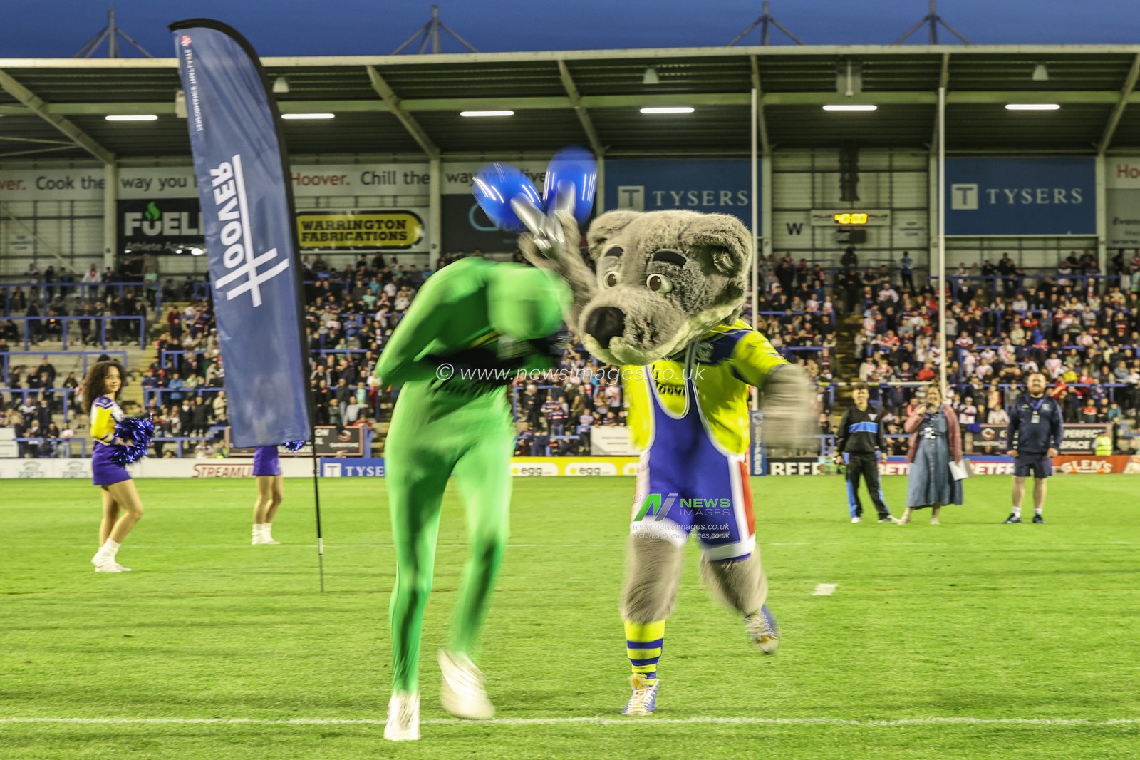 The half time race during the Betfred Super League Round 9 match Warrington Wolves vs St Helens at Halliwell Jones Stadium, Warrington, United Kingdom, 24th April 2025

(Photo by Alfie Cosgrove/News Images)