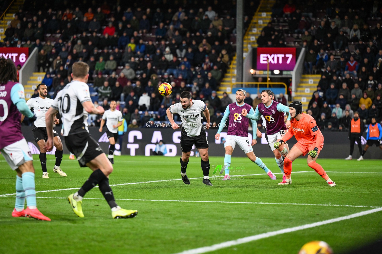 Eiran Cashin of Derby County heads clear during the Sky Bet Championship match Burnley vs Derby County at Turf Moor, Burnley, United Kingdom, 10th December 2024

(Photo by Craig Thomas/News Images)