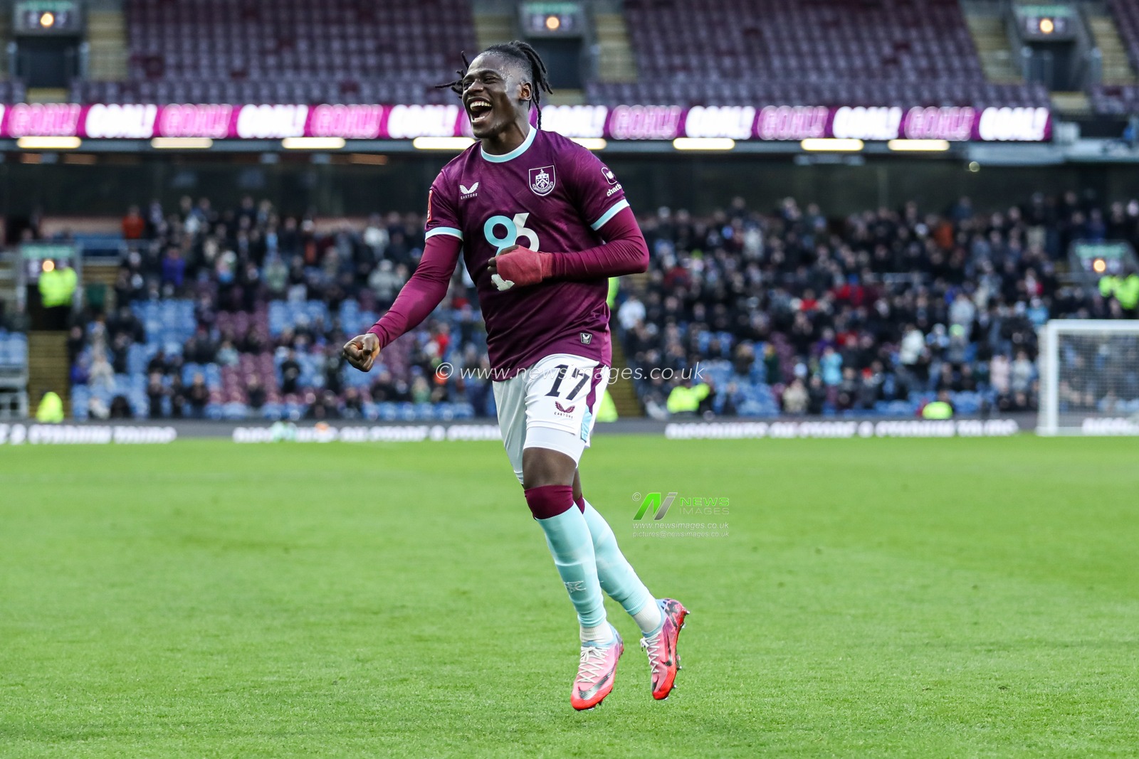 Loum Tchaouna of Burnley celebrates after scoring to make it 2-0 during the Emirates FA Cup Third Round match Burnley vs Millwall at Turf Moor, Burnley, United Kingdom, 10th January 2026

(Photo by Jorge Horsted/News Images)
