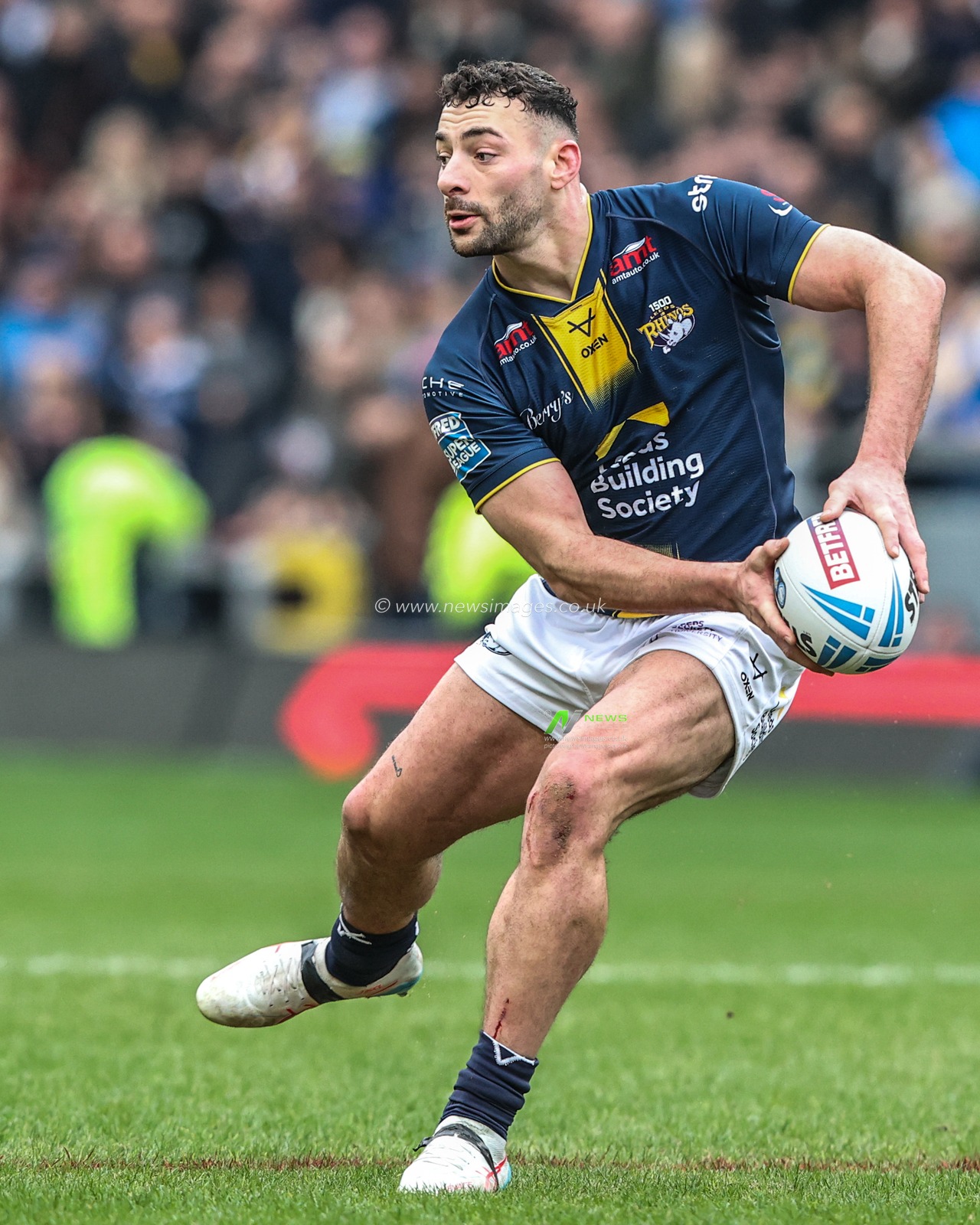 Jake Connor of Leeds Rhinos during the Betfred Super League round 4 match Leeds Rhinos vs Castleford Tigers at AMT Headingley Stadium, Leeds, United Kingdom on 08 March 2026

(Photo by Alfie Cosgrove/News Images)