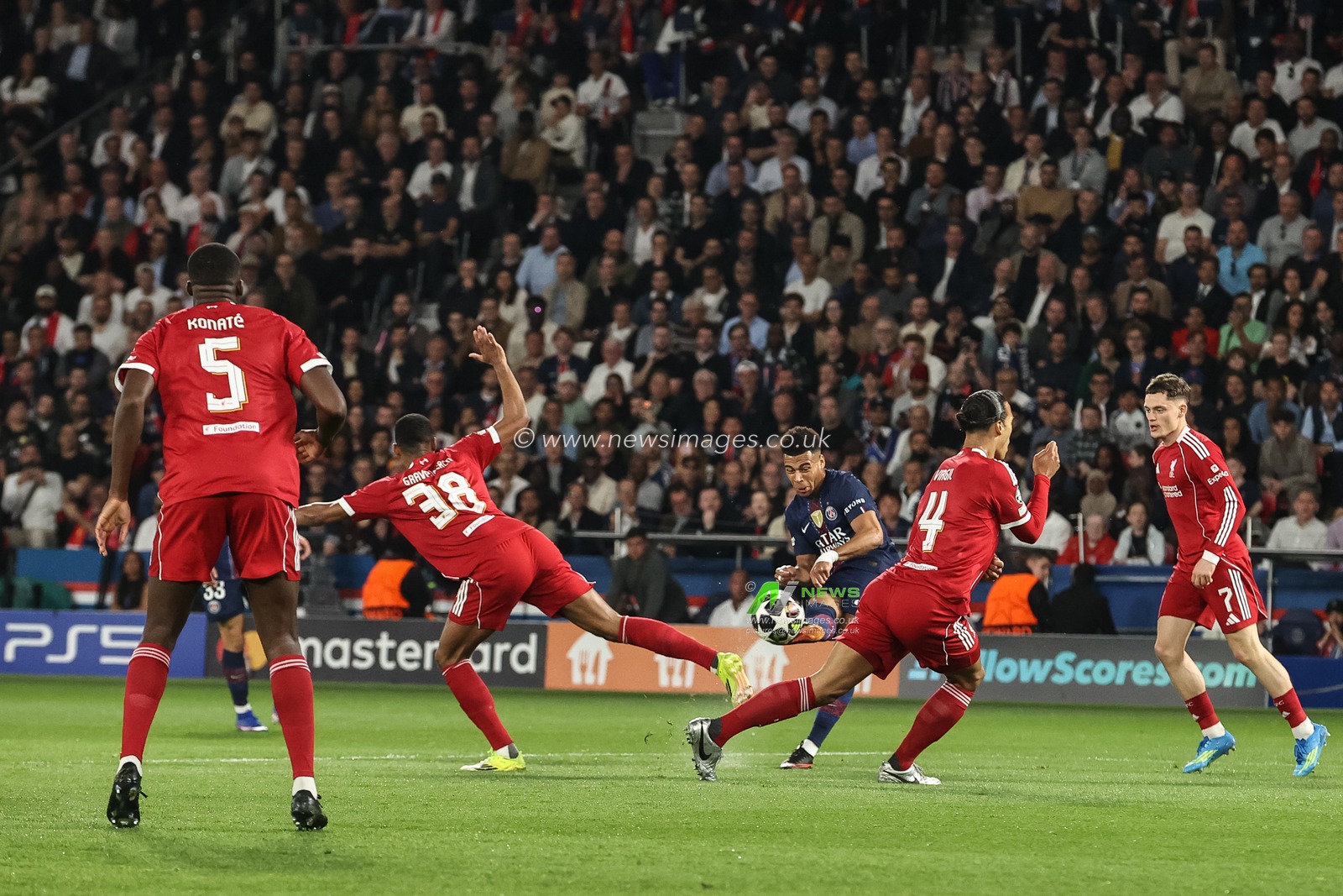 Desire Doue of Paris Saint-Germain scores to make it 1-0 during the UEFA Champions League Quarter Finals match Paris Saint-Germain vs Liverpool at Parc des Princes, Paris, France on 08 April 2026

(Photo by Alfie Cosgrove/News Images)
