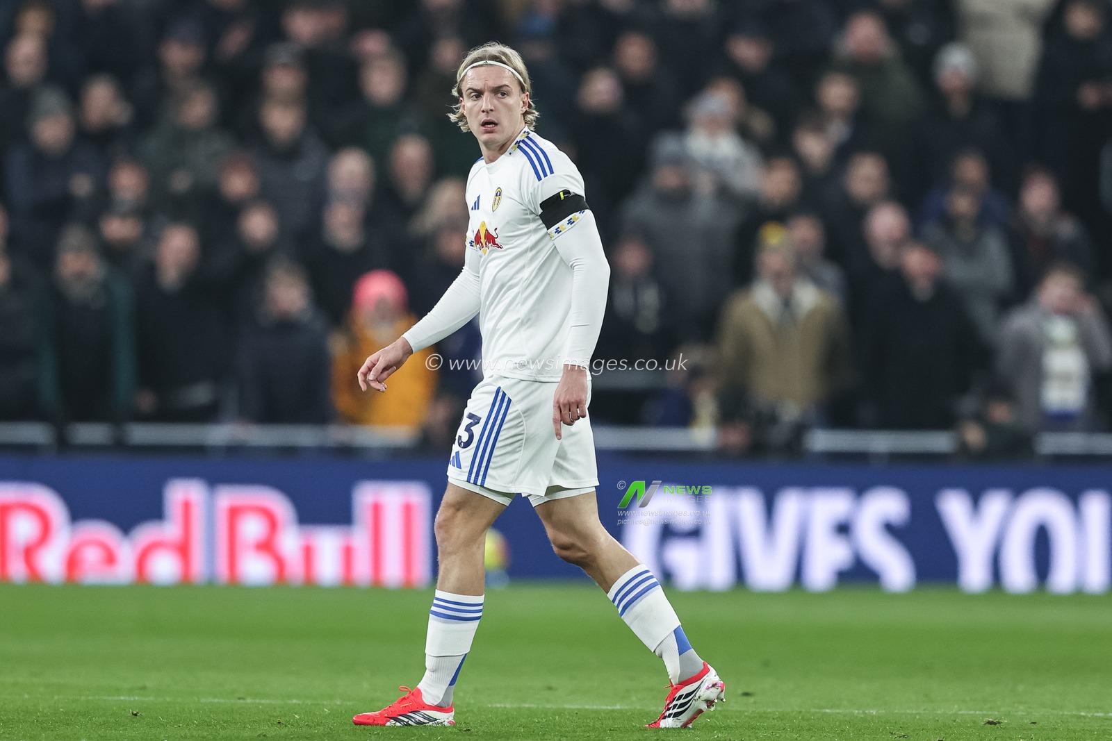 Sebastiaan Bornauw of Leeds United during the Premier League match Everton vs Leeds United at Hill Dickinson Stadium, Liverpool, United Kingdom, 26th January 2026

(Photo by Alfie Cosgrove/News Images)