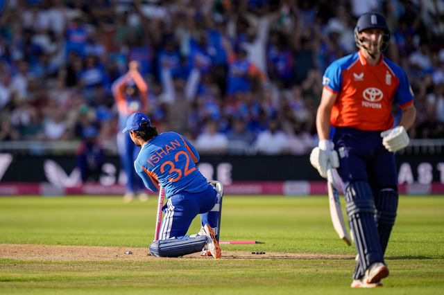 Ishan Kishan of India breaks the stumps to run out Will Jacks of England during the Third Vitality T20 International match England vs India at Trent Bridge, Nottingham, United Kingdom on 07 July 2026

(Photo by Maynard Manyowa/News Images)