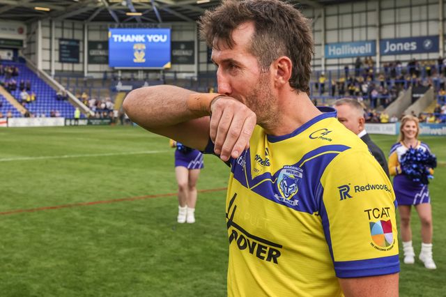 An emmissional Stefan Ratchford of Warrington Wolves bids farewell to the fans on his last ever home game as he announces his retirement  during the Betfred Super League Round 25 match Warrington Wolves vs Leigh Leopards at Halliwell Jones Stadium, Warrington, United Kingdom, 6th September 2025

(Photo by Mark Cosgrove/News Images)