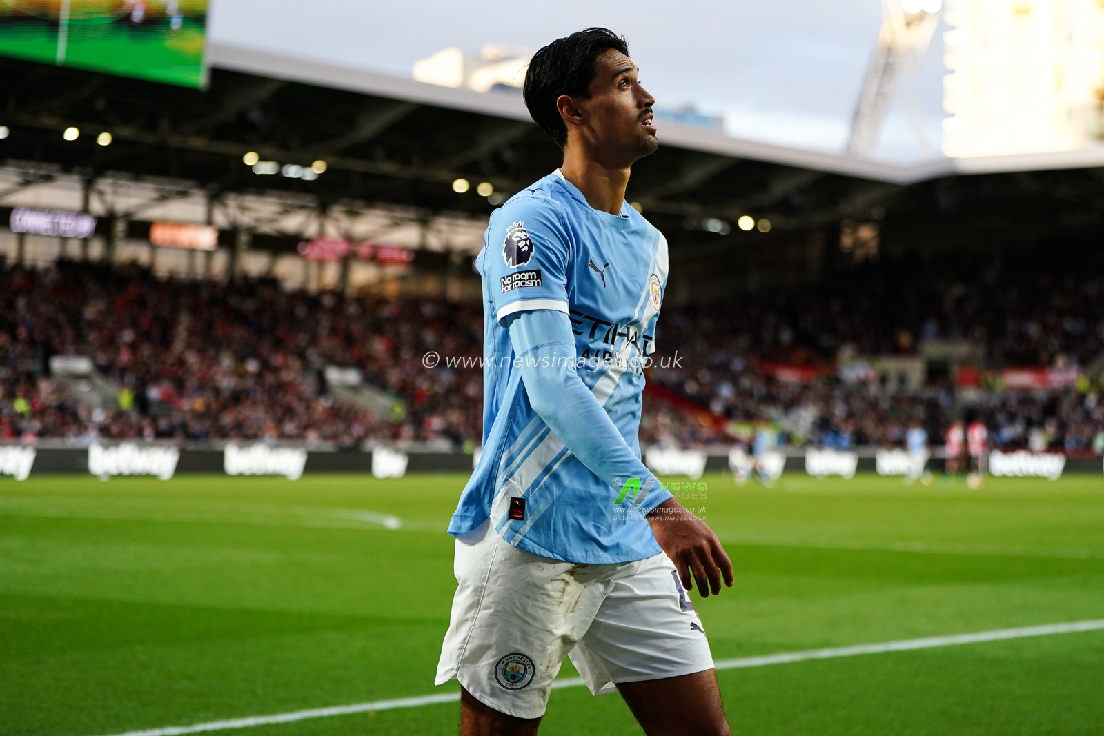 Tijjani Reijnders of Manchester City during the Premier League match Brentford vs Manchester City at The Gtech Community Stadium, London, United Kingdom, 5th October 2025

(Photo by Harvey Murphy/News Images)
