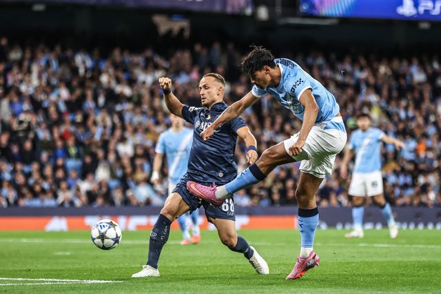Tijjani Reijnders of Manchester City shoots on goal during the UEFA Champions League 2025/26 Phase MD1 Manchester City vs Napoli League at The City of Manchester Stadium, Manchester, United Kingdom, 18th September 2025

(Photo by Alfie Cosgrove/News Images)