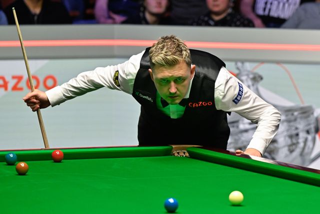 Kyren Wilson looks over the table, during the Cazoo World Championships 2024 Final at Crucible Theatre, Sheffield, United Kingdom, 5th May 2024

(Photo by Cody Froggatt/News Images)