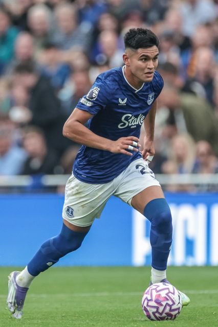 Carlos Alcaraz of Everton breaks with the ball during the Pre-season friendly match Everton vs A.S. Roma at Hill Dickinson Stadium, Liverpool, United Kingdom, 9th August 2025

(Photo by Mark Cosgrove/News Images)