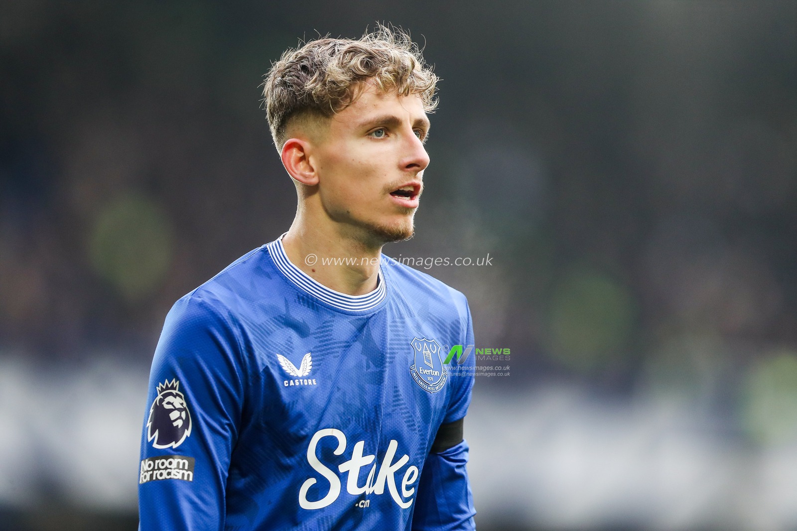 Jesper Lindstrom of Everton looks on during the Premier League match Everton vs Tottenham Hotspur at Goodison Park, Liverpool, United Kingdom, 19th January 2025

(Photo by Gareth Evans/News Images)