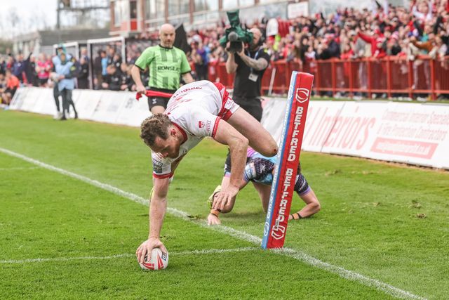 Joe Burgess of Hull KR goes over for a try during the Betfred Super League round 7 match Hull KR vs Hull FC at Sewell Group Craven Park, Hull, United Kingdom on 03 April 2026

(Photo by Mark Cosgrove/News Images)