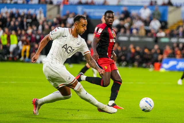 Adam Idah of Swansea City crosses the ball during the Sky Bet Championship match Swansea City vs Watford at Swansea.com Stadium, Swansea, United Kingdom on 01 September 2026

(Photo by Andrew Lewis/News Images)