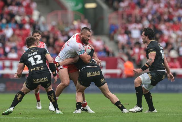 James Batchelor of Hull KR is tackled by Jack Ashworth of Hull FC during the Betfred Super League Round 25 match Hull KR vs Hull FC at Sewell Group Craven Park, Kingston upon Hull, United Kingdom, 7th September 2025

(Photo by Mark Cosgrove/News Images)