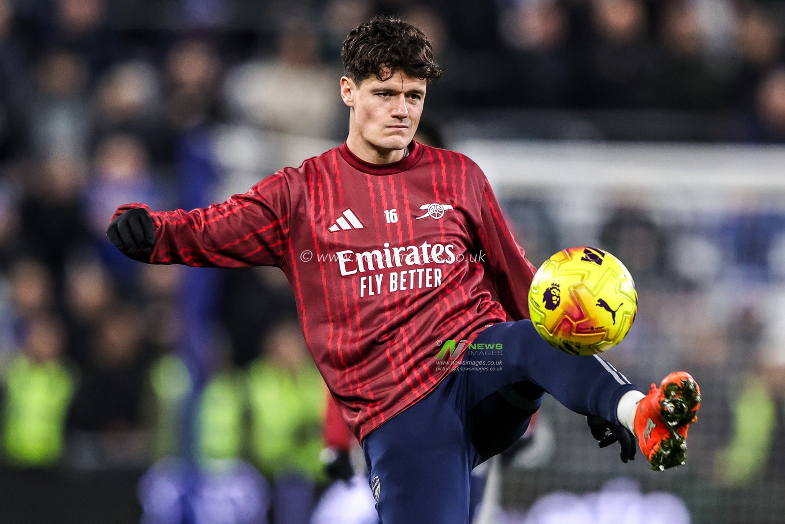 Christian Nørgaard of Arsenal in the pregame warmup session during the Premier League match Everton vs Arsenal at Hill Dickinson Stadium, Liverpool, United Kingdom, 20th December 2025

(Photo by Alfie Cosgrove/News Images)

*** GER AUT SUI OUT ***
