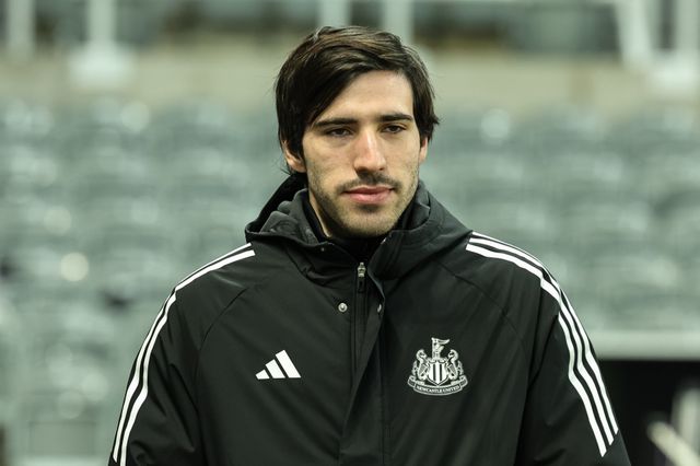 Sandro Tonali of Newcastle Untied arrives during the Carabao Cup Semi-finals First Leg Newcastle United vs Manchester City at St. James's Park, Newcastle, United Kingdom, 13th January 2026

(Photo by Mark Cosgrove/News Images)