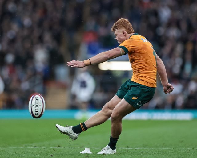 Tane Edmed of Australia converts for a goal during the Quilter Nations Series 2025 match England vs Australia at Allianz Stadium, Twickenham, United Kingdom, 1st November 2025

(Photo by Mark Cosgrove/News Images)

*** GER AUT SUI OUT ***