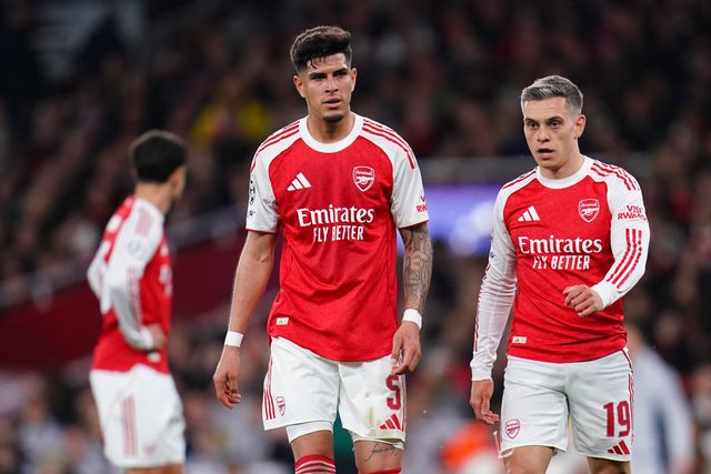 Piero Hincapie of Arsenal and Leandro Trossard of Arsenal during the UEFA Champions League Quarter Finals match Arsenal vs Sporting CP at Arsenal stadium, London, United Kingdom on 15 April 2026

(Photo by Harvey Murphy/News Images)