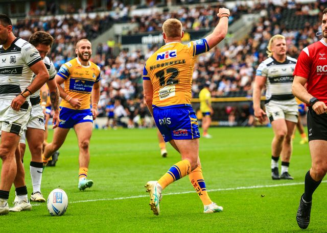 James McDonnell of Leeds Rhinos celebrates his try  during the Betfred Super League Round 24 match Hull FC vs Leeds Rhinos at MKM Stadium, Hull, United Kingdom, 30th August 2025

(Photo by Richard Bierton/News Images)