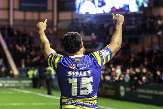 Toafofoa Sipley of Warrington Wolves celebrates with the fans during the Betfred Super League Round 1 match Warrington Wolves vs St Helens at The Halliwell Jones Stadium, Warrington, United Kingdom on 13 February 2026

(Photo by Alfie Cosgrove/News Images)