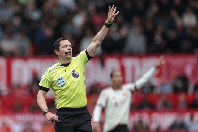 RefereeDarren England gives instruction during the Premier League match Manchester United vs Liverpool at Old Trafford, Manchester, United Kingdom on 03 May 2026

(Photo by Mark Cosgrove/News Images)