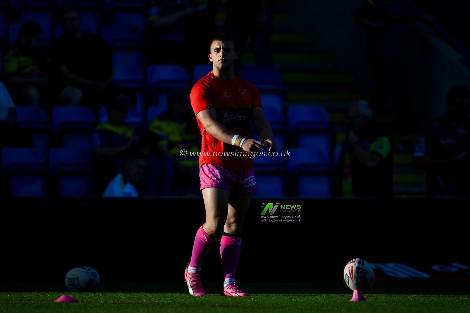 Mikey Lewis of Hull KR prepares to kick at goal during pre match warm up ahead of the Betfred Super League Round 11 match Warrington Wolves vs Hull KR at Halliwell Jones Stadium, Warrington, United Kingdom, 9th May 2024

(Photo by Craig Thomas/News Images)