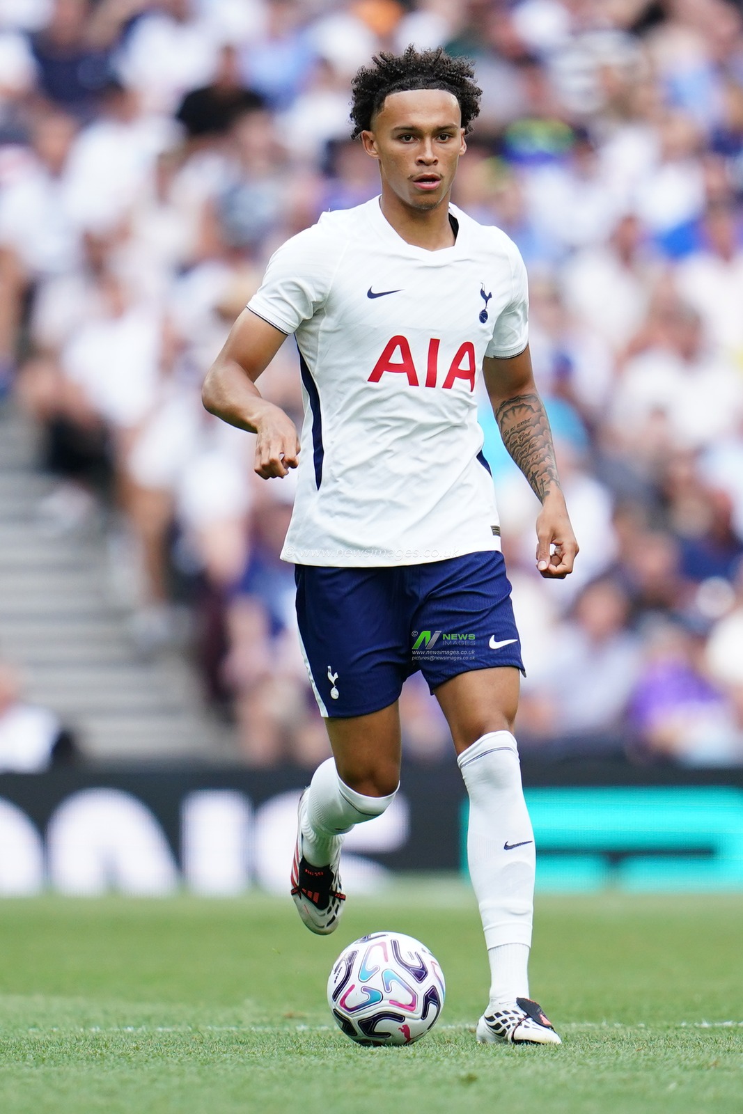 Malachi Hardy of Tottenham Hotspur with the ball during the pre-season friendly match Tottenham Hotspur vs Hoffenheim at Tottenham Hotspur Stadium, London, United Kingdom on 15 August 2026

(Photo by Harvey Murphy/News Images)