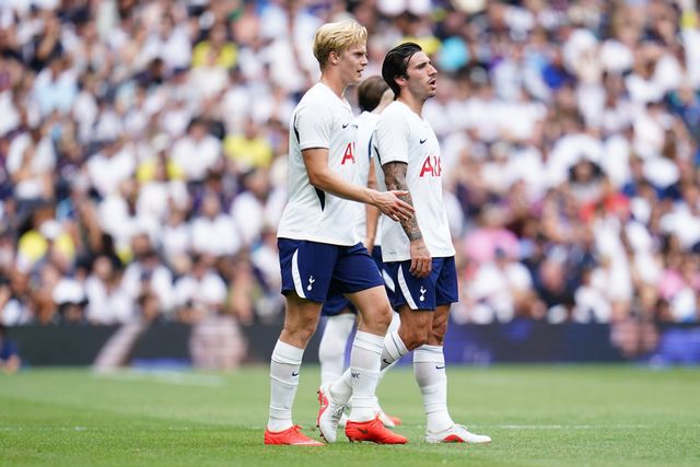 Tottenham Hotspur players during the pre-season friendly match Tottenham Hotspur vs Hoffenheim at Tottenham Hotspur Stadium, London, United Kingdom on 15 August 2026

(Photo by Harvey Murphy/News Images)