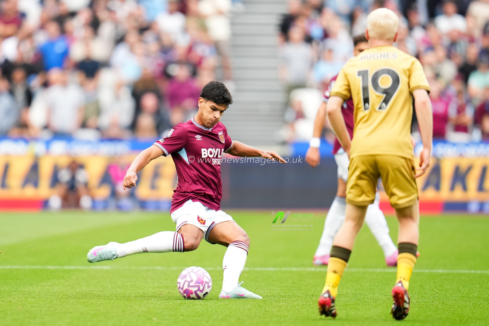 Mateus Fernandes of West Ham United during the Premier League match West Ham United vs Crystal Palace at London Stadium, London, United Kingdom, 20th September 2025

(Photo by Harvey Murphy/News Images)