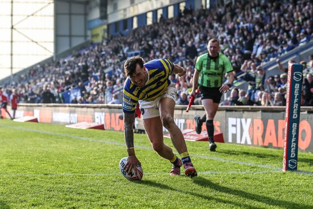 Matty Ashton of Warrington Wolves goes over for a try Matty Ashton of Warrington Wolves celebrates his try during the Betfred Super League round 5 match Warrington Wolves vs Castleford Tigers at The Halliwell Jones Stadium, Warrington, United Kingdom on 21 March 2026

(Photo by Alfie Cosgrove/News Images)