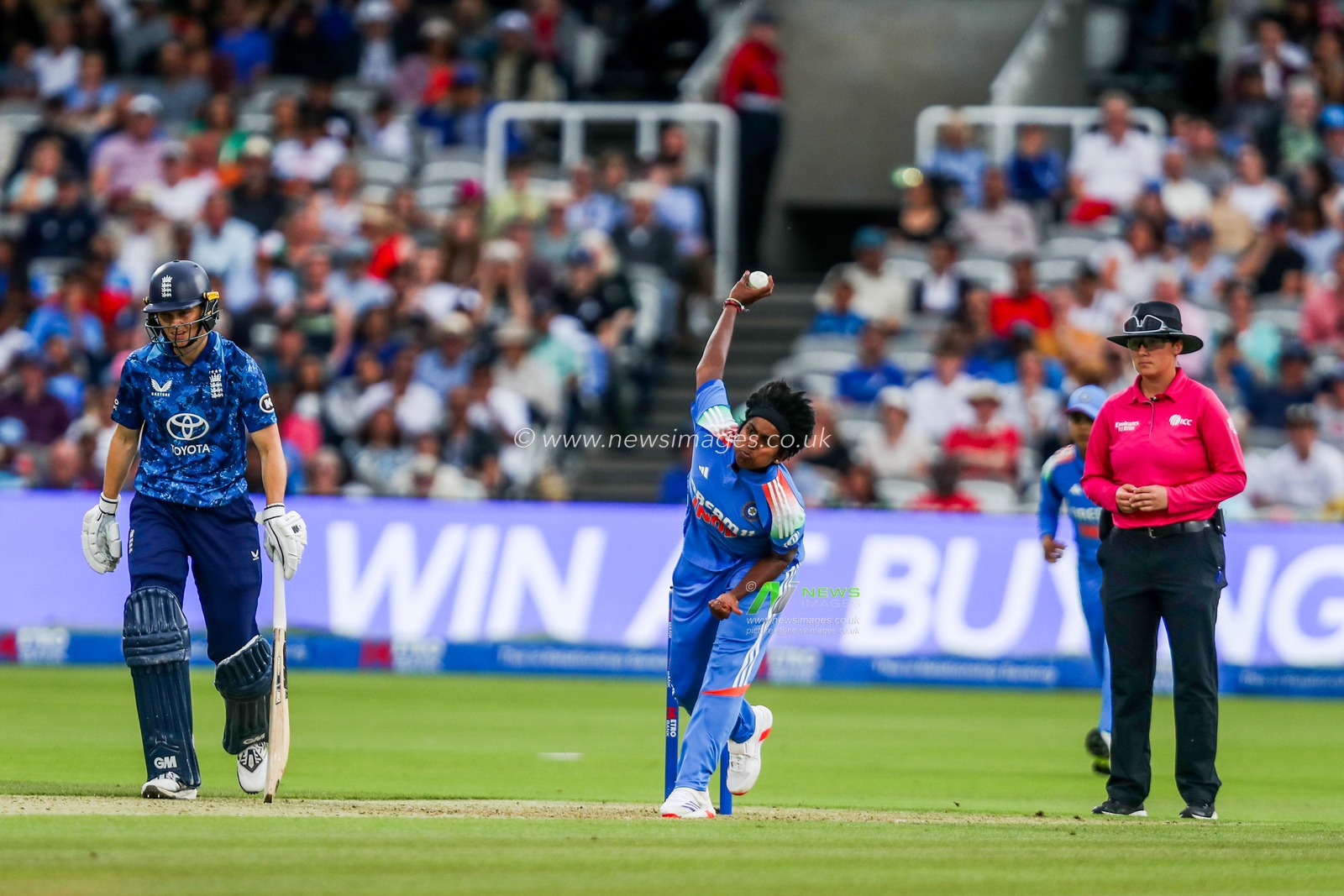 Arundhati Reddy of India bowls during the 2nd Metro Bank One Day International England Women v India Women at Lords, London, United Kingdom, 19th July 2025

(Photo by Izzy Poles/News Images)