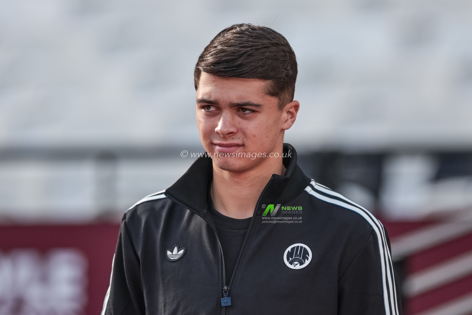 Lewis Miley of Newcastle Untied arrives during the Premier League match West Ham United vs Newcastle United at London Stadium, London, United Kingdom, 2nd November 2025

(Photo by Mark Cosgrove/News Images)

*** GER AUT SUI OUT ***