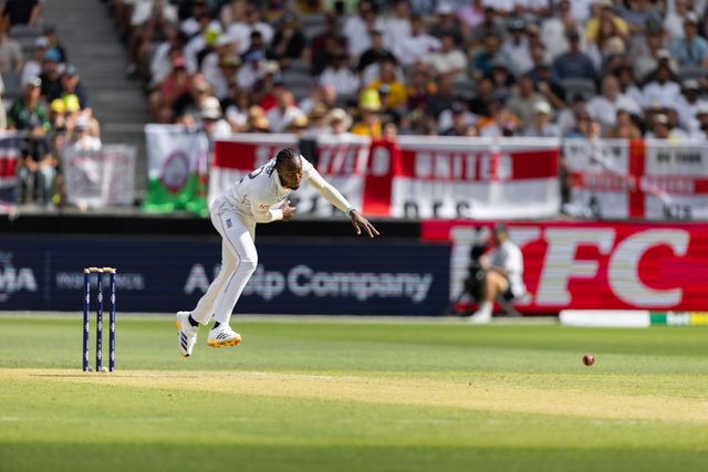 Jofra Archer of England bowls during the NRMA Insurance Ashes First Test Day 2 Australia vs England at Optus Stadium, Perth, Australia, 22nd November 2025

(Photo by Santanu Banik/News Images)

*** GER AUT SUI OUT ***