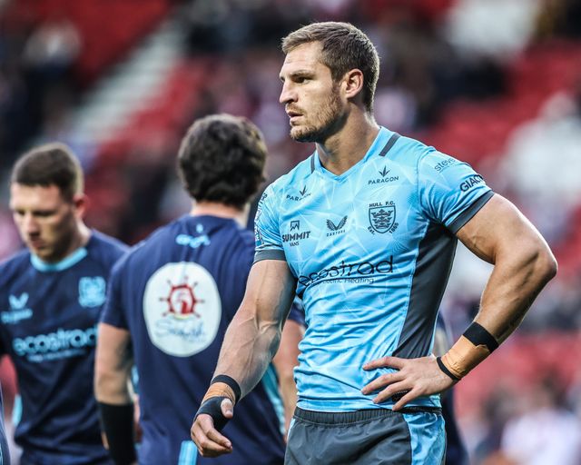 Jed Cartwright of Hull FC in the pre-game warm up during the Betfred Super League round 23 match St Helens vs Hull FC at Totally Wicked Stadium, St Helens, United Kingdom, 22nd August 2025

(Photo by Alfie Cosgrove/News Images)