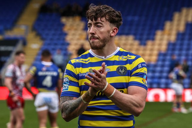 Matty Ashton of Warrington Wolves applauds the fans after the game during the Betfred Super League round 7 match Warrington Wolves vs Leigh Leopards at The Halliwell Jones Stadium, Warrington, United Kingdom on 04 April 2026

(Photo by Alfie Cosgrove/News Images)