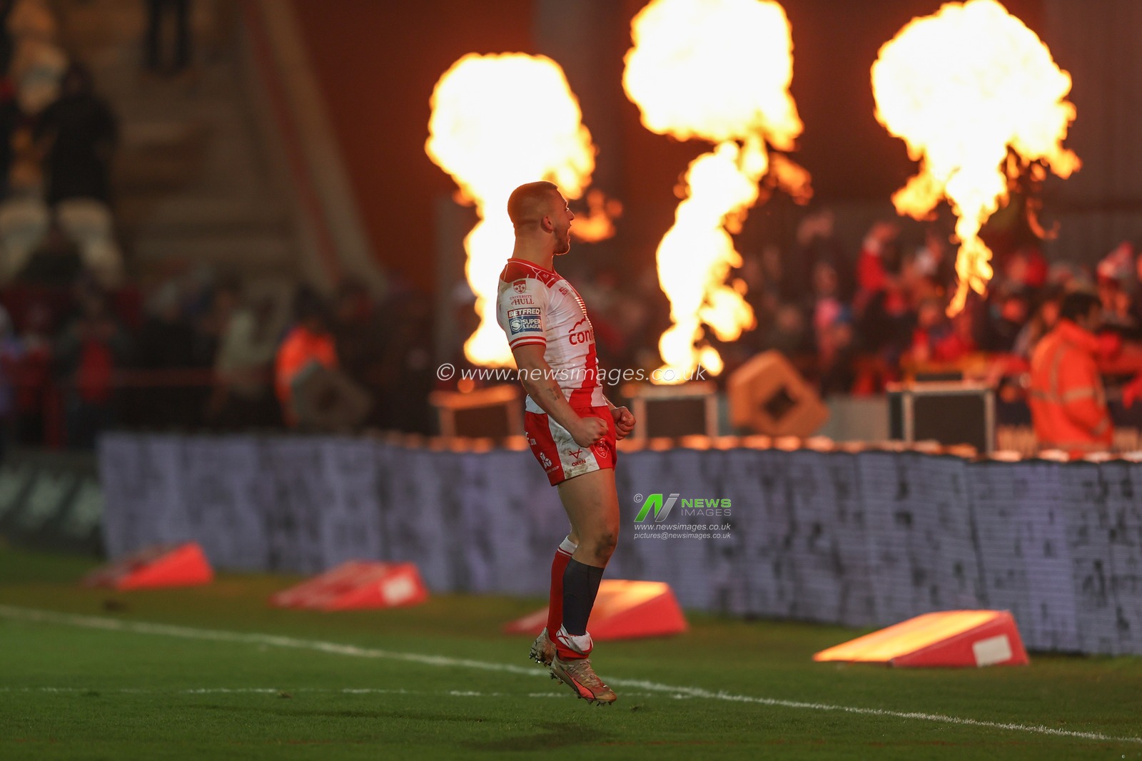 Mikey Lewis of Hull KR celebrates scoring the golden point during the Betfred Super League Round 1 match Hull KR vs Castleford Tigers at Sewell Group Craven Park, Kingston upon Hull, United Kingdom, 14th February 2025

(Photo by Alfie Cosgrove/News Images)