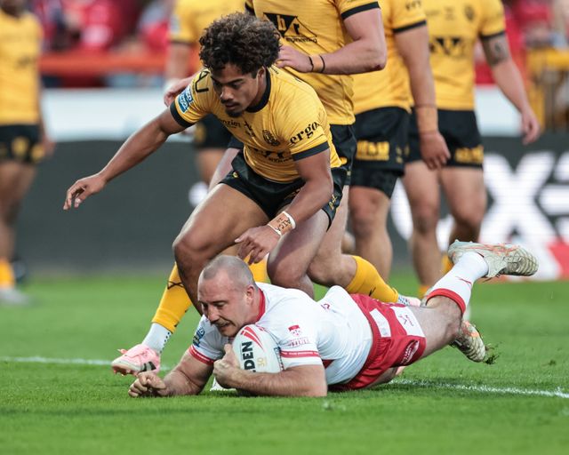 Karl Lawton of Hull KR goes over for a try during the Betfred Super League round 10 match Hull KR vs Castleford Tigers at Sewell Group Craven Park, Hull, United Kingdom on 30 April 2026

(Photo by Mark Cosgrove/News Images)