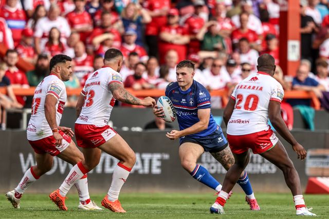 Cameron Scott of Wakefield Trinity breaks with the ball during the Betfred Super League round 18 match Hull KR vs Wakefield Trinity at Sewell Group Craven Park, Hull, United Kingdom on 11 July 2026

(Photo by Alfie Cosgrove/News Images)
