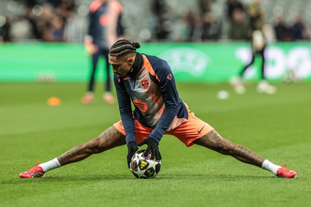 Raphinha of Barcelona in the pregame warmup session during the UEFA Champions League Last 16 match Newcastle Untied vs Barcelona at St. James's Park, Newcastle, United Kingdom on 10 March 2026

(Photo by Mark Cosgrove/News Images)