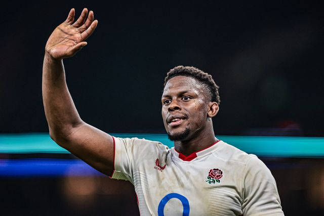 Mario Itoje of England waves to the fans during the Quilter Nations Series 2025 match England vs New Zealand at Allianz Stadium, Twickenham, United Kingdom, 15th November 2025

(Photo by Mark Cosgrove/News Images)

*** GER AUT SUI OUT ***