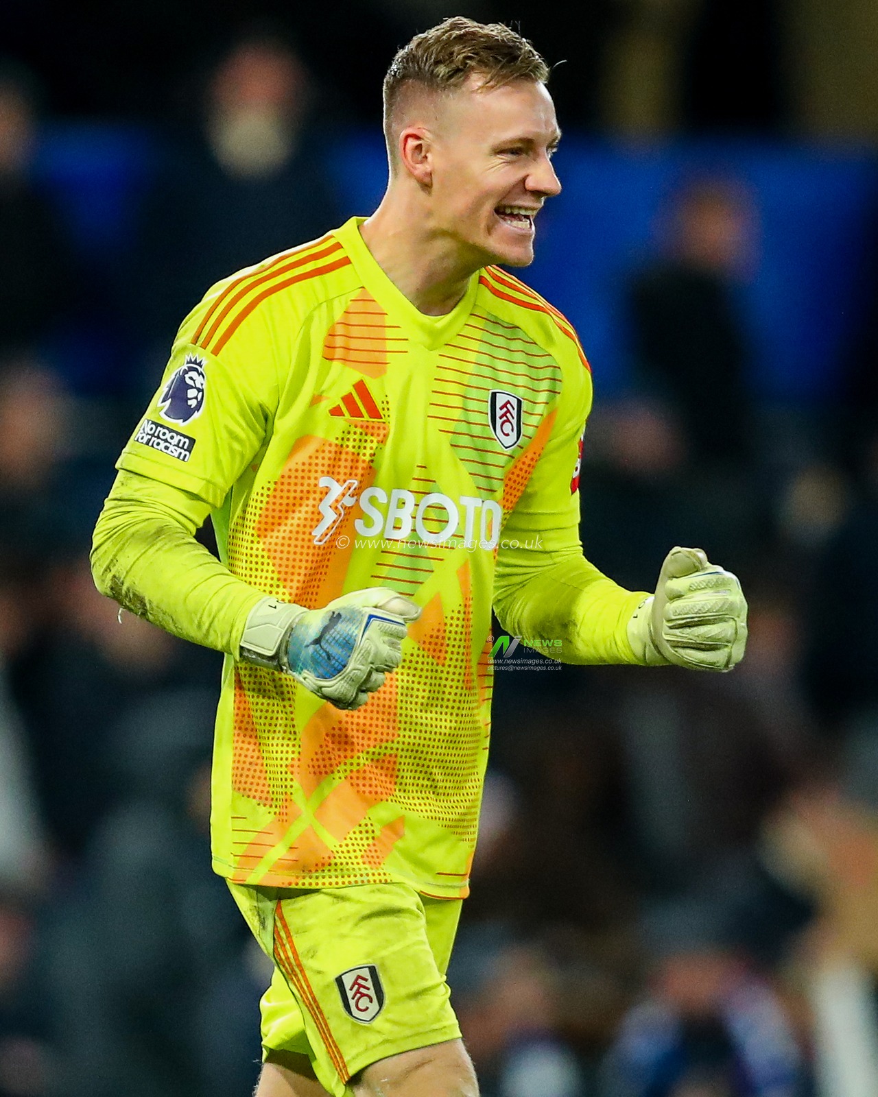 Bernd Leno of Fulham celebrates after the teams victory following the Premier League match Chelsea vs Fulham at Stamford Bridge, London, United Kingdom, 26th December 2024

(Photo by Izzy Poles/News Images)